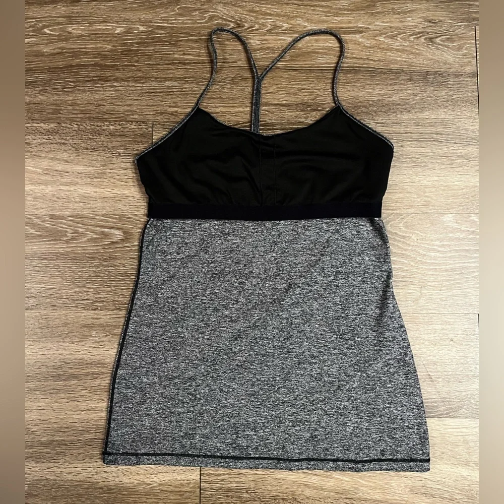 Lululemon Power Pose Tank in Heathered Black Size 10